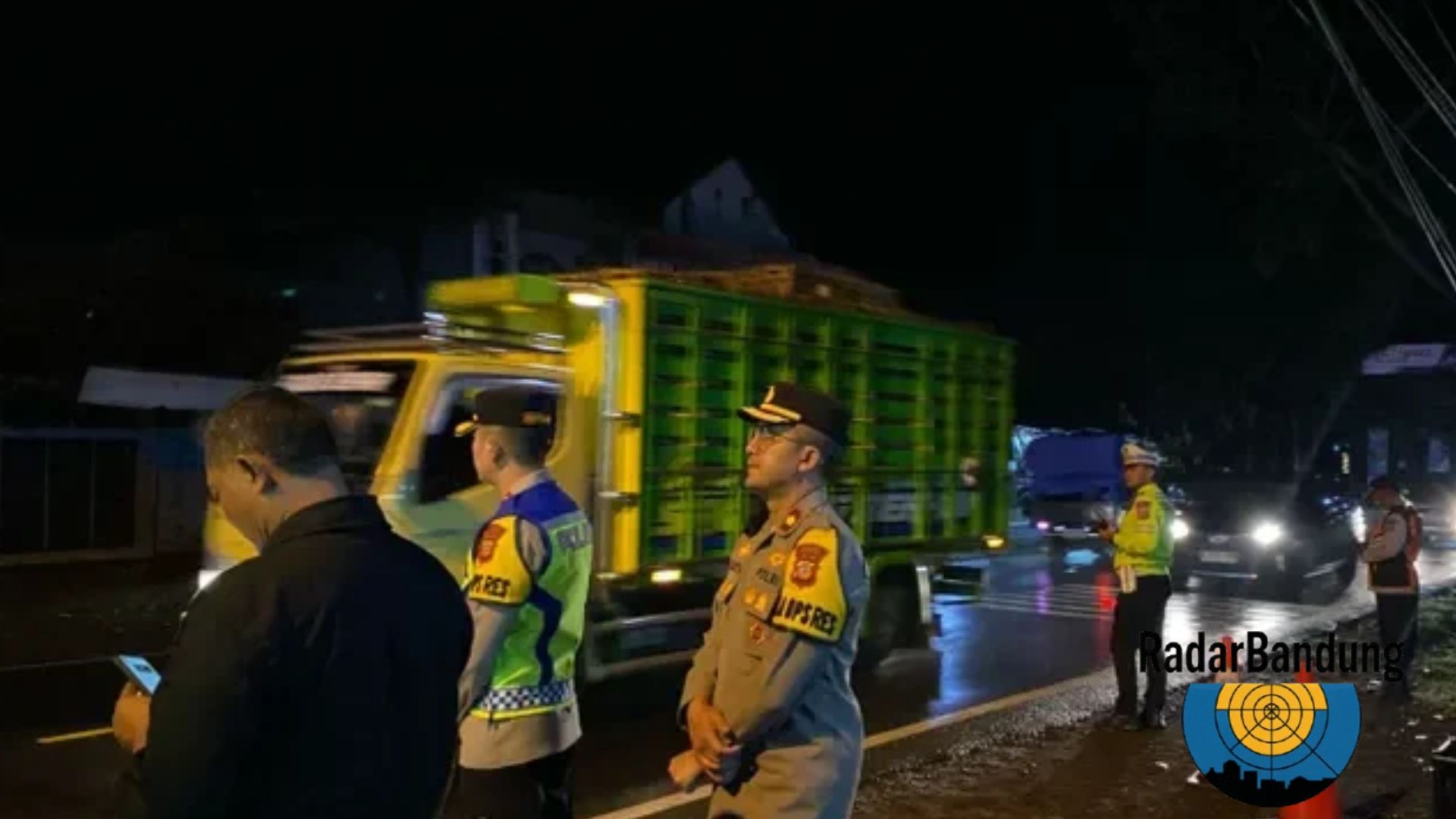 Polres Garut Terapkan One Way di Jalur Bandung-Garut