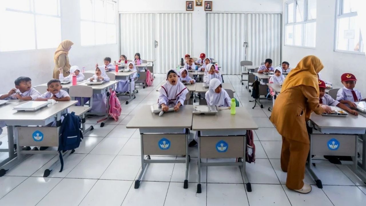 Farhan Ancam Pidanakan Jual Beli Kursi Sekolah